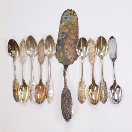 Diverse silverbestick, 830/1000 silver Vikt: 448,5 g