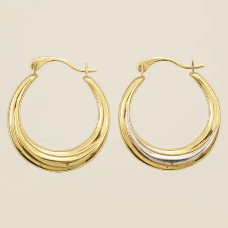Örhängen längd 19,6mm bredd 17,6mm 18K Vikt: 1,1 g
