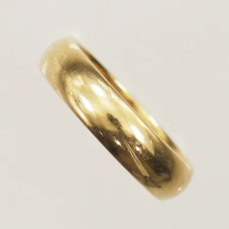 Ring stl: 16¾ bredd 4,5mm personlig gravyr 18K Vikt: 4,9 g