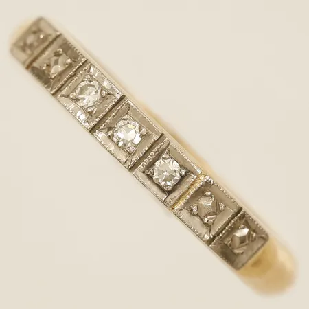 Ring med 8/8-slipade diamanter 3x0,02ct stl:19¾ bredd 3,2mm gravyr 18K Vikt: 3,9 g
