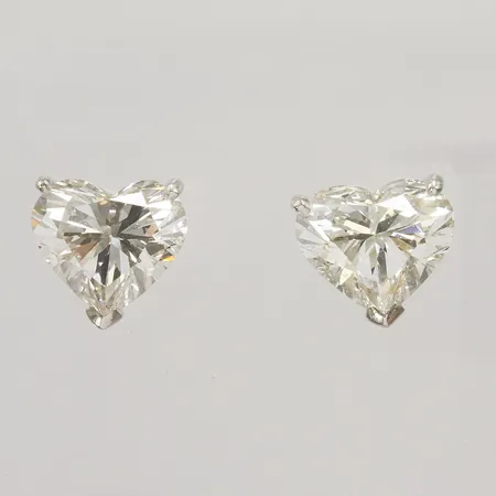 Enstensörhängen med hjärtslipade diamanter 1 x ca.1,03ct, ca.Cr-TCa (J-K) / SI1 samt 1 x ca.1,04ct, ca.TCa-Ca (L-M)) / SI2, vitguld, 18K Vikt: 2,6 g
