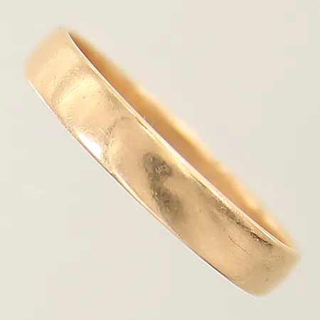 Ring slät stl:20½ bredd 4mm gravyr 18K Vikt: 3,8 g