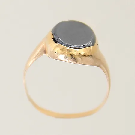 Klackring med hematit, ostämplad, defekt 14K Vikt: 3,2 g
