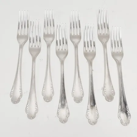 8 Smörgåsgafflar modell: Haga, längd: 153mm, svenska stämplar, repor samt fläckar, silver 830/1000 Vikt: 164,3 g