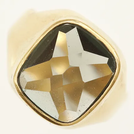Ring med grön syntetisk spinell stl:19 bredd 4,5mm 18K Vikt: 8 g