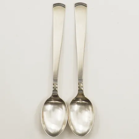 Två kaffeskedar modell Rosenholm längd ca 12cm GAB år 1979 silver 830/1000 Vikt: 28,5 g
