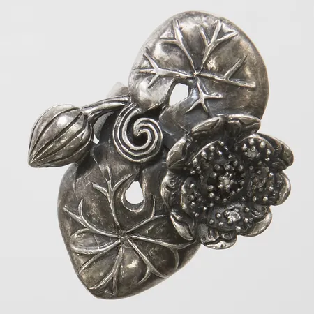 Ring med botanisk design, stl:17+, bredd: 4-34,5mm, vita samt svarta stenar, Kenza GHA, silver 925/1000 Vikt: 12,5 g