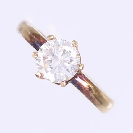 Ring med vit sten stl 16 bredd 2,5-8mm 14K Vikt: 3,7 g