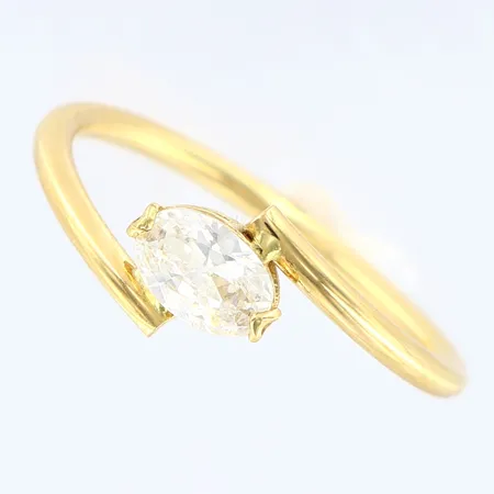 Ring vit sten Guldfynd stl:17 bredd 0,9-7mm, 18K Vikt: 1 g