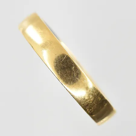 Ring stl:16½, bredd 3mm, gravyr, 18K. Vikt: 4 g