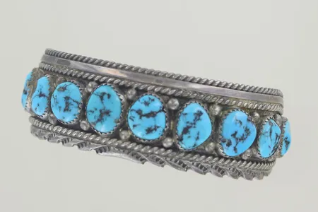 Armring med stenar öppen modell, diam 6 cm bredd 2,5 cm, sterling Vikt: 48,2 g