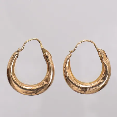 Örhängen creoler ca Ø25,4mm, bredd 5,2mm, buckliga. 18K  Vikt: 2,5 g