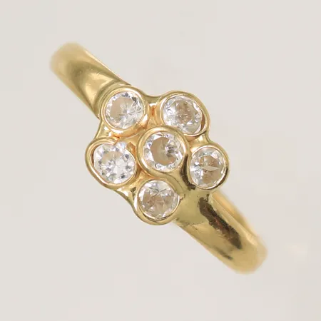 Ring med vita stenar, stl 19, bredd 1,5-2,9mm 14K  Vikt: 2,2 g