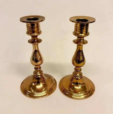 Ett par ljusstakar höjd 16cm, Scandia Malm, repor Skickas med paket.
