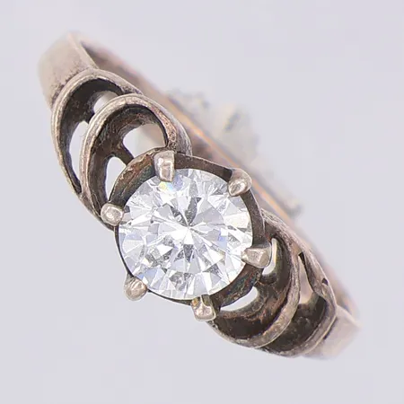 Ring vit sten stl:16½, silver 925/1000 Vikt: 1,9 g