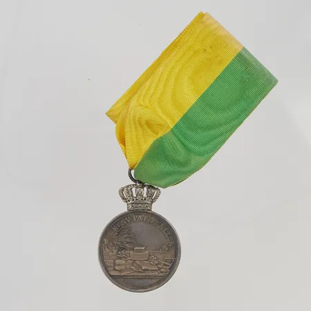 Medalj Kunglig Svenska Patriotiska Sällskapet Oscar II silver ca 18g.