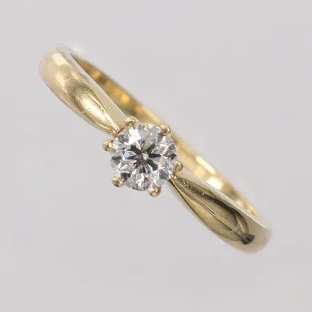 Ring med diamant ca0,50ct W(H)/P stl:20, ca bredd 2-6mm. 14K Vikt: 3,4 g