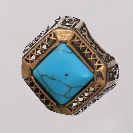 Klackring med turkos stl:21, bredd 7,7-22mm, förgyllda samt oxiderade detaljer, något skev, 925/1000 silver Vikt: 17,8 g