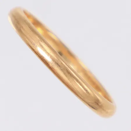 Ring slät stl:18, bredd 2,5mm, 14K Vikt: 2,2 g