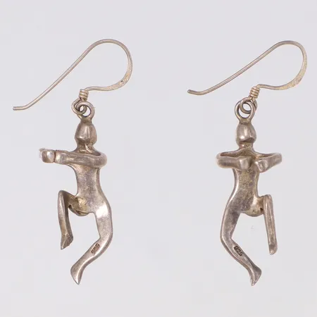 Ett par örhängen längd ca 40mm, bredd 9mm, 925/1000 silver Vikt: 4,8 g
