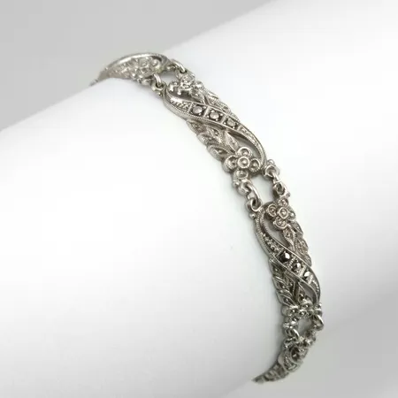Vintage Armband silver Markasiter (samtliga i behåll), längd 19,5 cm, bredd 8 mm, svensk kontroll/importstämpel, fint skick Vikt: 11,3 g
