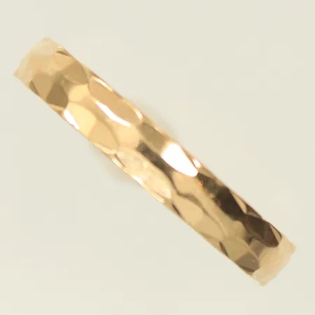 Ring stl ca 17½, bredd 3mm (vass skena, gravyr) 14K, 1,2g Vikt: 1,2 g