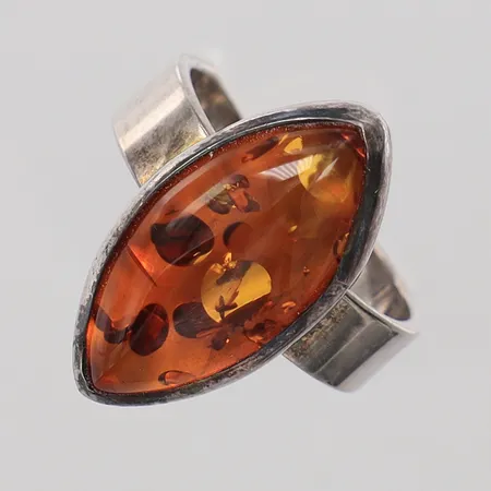 Ring med bakelit stl:18, justerbar skena, bredd 5,1-21,4mm, Guldhörnan I Jönköping Hb, 925/1000 silver  Vikt: 6,3 g