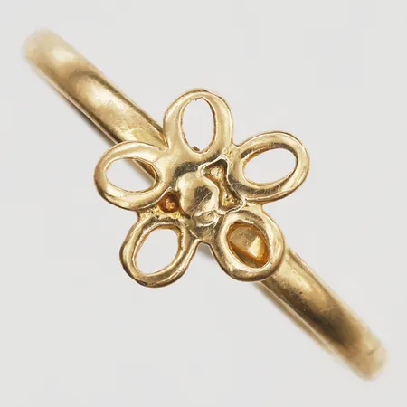 Ring med blomma stl:18, bredd 2-8mm, 18K Vikt: 1,7 g
