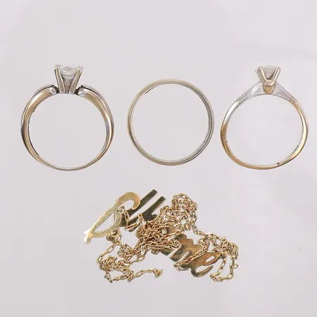 3 Ringar 1 Collier defekta, saknas stenar, skevt, brott, gravyr, 14K bruttovikt 12,0g. 