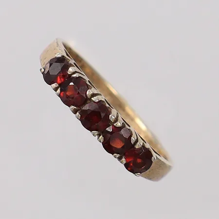 Ring med stenar stl:18, ca bredd 2,2-3,4mm, sliten förgyllning. 835/1000 silver Vikt: 2,1 g