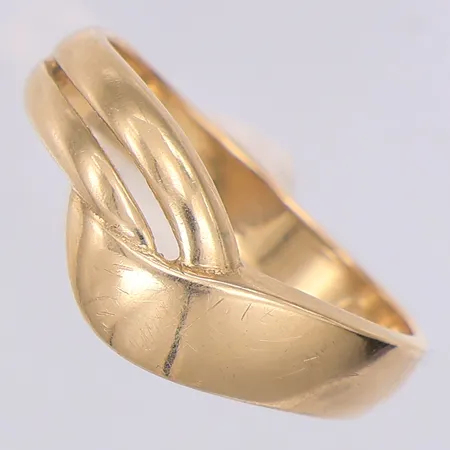 Ring stl:18 bredd 8,2mm, 14K Vikt: 2,7 g
