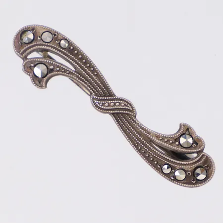 Brosch med markasiter längd ca 4mm, bredd 37mm, importstämplad, 830/1000 silver Vikt: 2,1 g