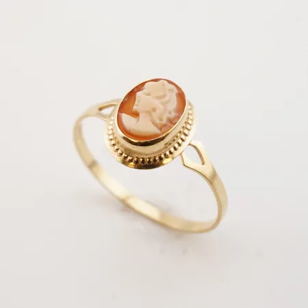 Ring m camé, stl 17(53), bredd 8mm, 18k Vikt: 1 g