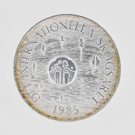 Minnesmynt Det Internationella Skogsåret 1985 Ø31mm nominellt värde 100kr plastetui silver 925/1000 Vikt: 16 g