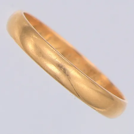 Ring slät stl:19½, gravyr, 18K Vikt: 3,3 g