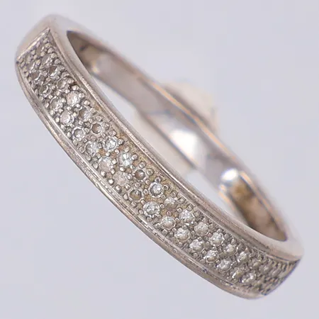 Ring vitguld diamanter ca 41 x ca 0,005 stl:16¾ Guldfynd, 18K Vikt: 2,4 g
