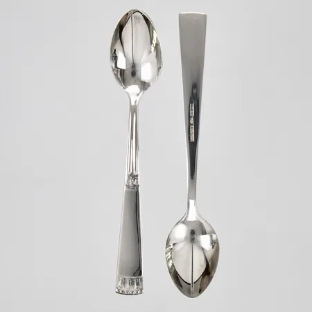 Två kaffeskedar modell Carl Philip längd: ca 12,2cm 830/1000 silver  Vikt: 30,5 g