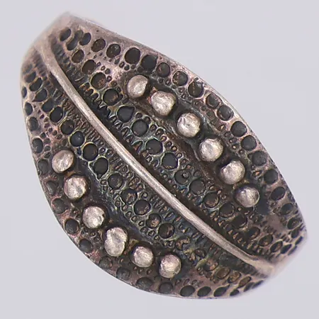 Ring mönstrad stl:17¼, silver 925/1000 Vikt: 2,6 g