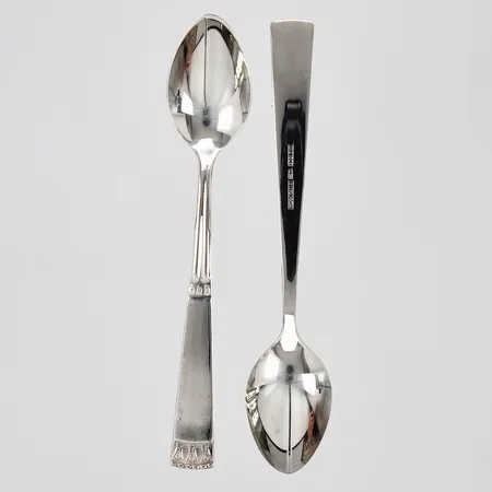 Två moccaskedar modell Carl Philip längd: ca 11,2cm 830/1000 silver  Vikt: 23,3 g