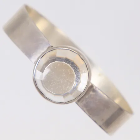 Armband med fasettslipad bergkristall, Ljung Uti Lund, öppningsbart, stelt, 50-58mm, Handarbete, bruksskick, repigt, 925/1000 silver Vikt: 32,8 g