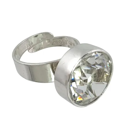 Retro Ring 1970-tal silver Bergkristall, stl:18,0 mm, justerbar skena, bredd 5,5-15 mm, uppbyggnad 11,5 mm, tillverkare Hedbergs Guld Dalsjöfors 1974, fint skick, sten utan anmärkning Vikt: 6,5 g