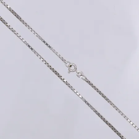 Kedja Venezia vitguld längd 37,5cm bredd 1,6mm, kattfot 18K Vikt: 8,5 g