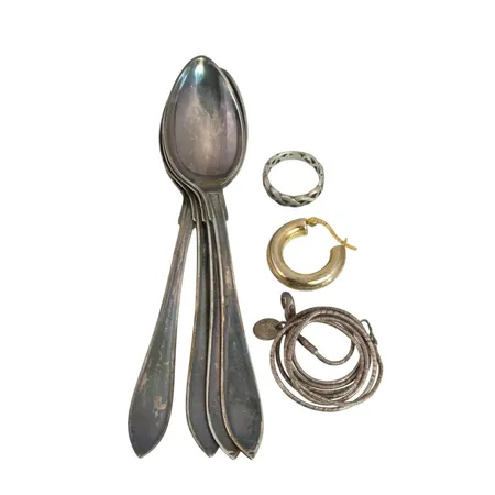 Diverse silverföremål 830-925/1000, bruksmärken Vikt: 52,4 g