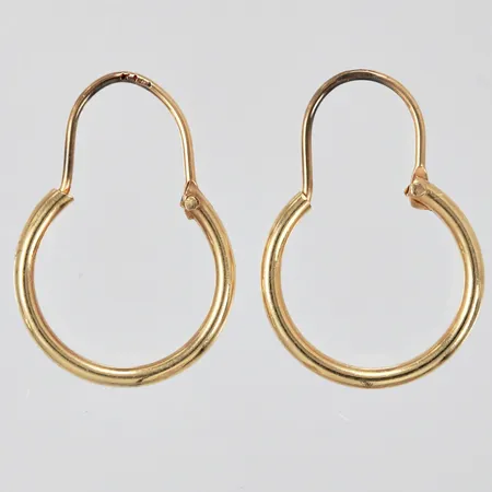 Ett par örhängen längd: ca 2cm Ø ca 14mm 14K Vikt: 1,2 g