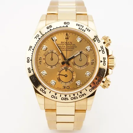 Herrur Rolex Daytona helguld med diamant tavla ref: 116508, serie nr: L72Z6012, box & cert, uttagen 2017 Lindroos Finland, 13 länkar totalt.