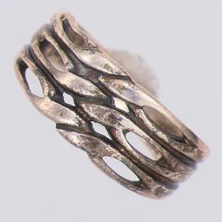 Ring genombrutet mönster stl:16½, silver 925/1000 Vikt: 3,2 g