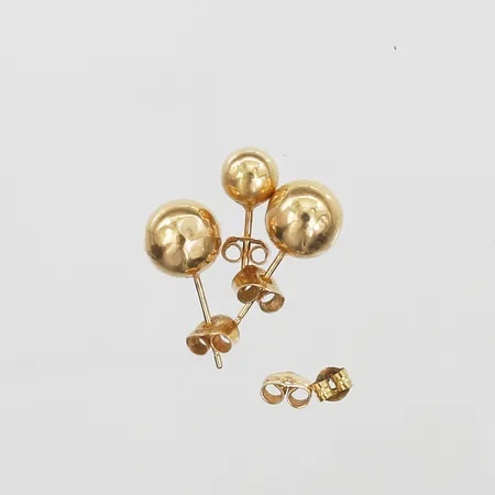 Diverse guld defekt 18K  Vikt: 1,6 g