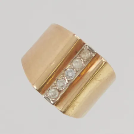 Ring med stenar stl:14 bredd 6,3-12,6mm 18K 5,0g.