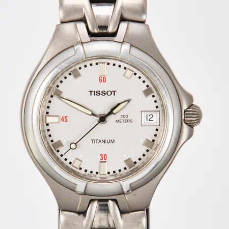 Herrur Tissot 200 meters T660 Ø ca 34mm titanium quartz datum titaniumlänk inga tillbehör