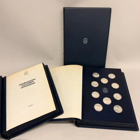 Samlarmynt, Ø31,7mm, 100st x 13,2g, Mänsklighetens 100 största uppfinningar, Volym I och II samt informationspärm, Franklin Mint AB, 925/1000 silver Skickas med postpaket.